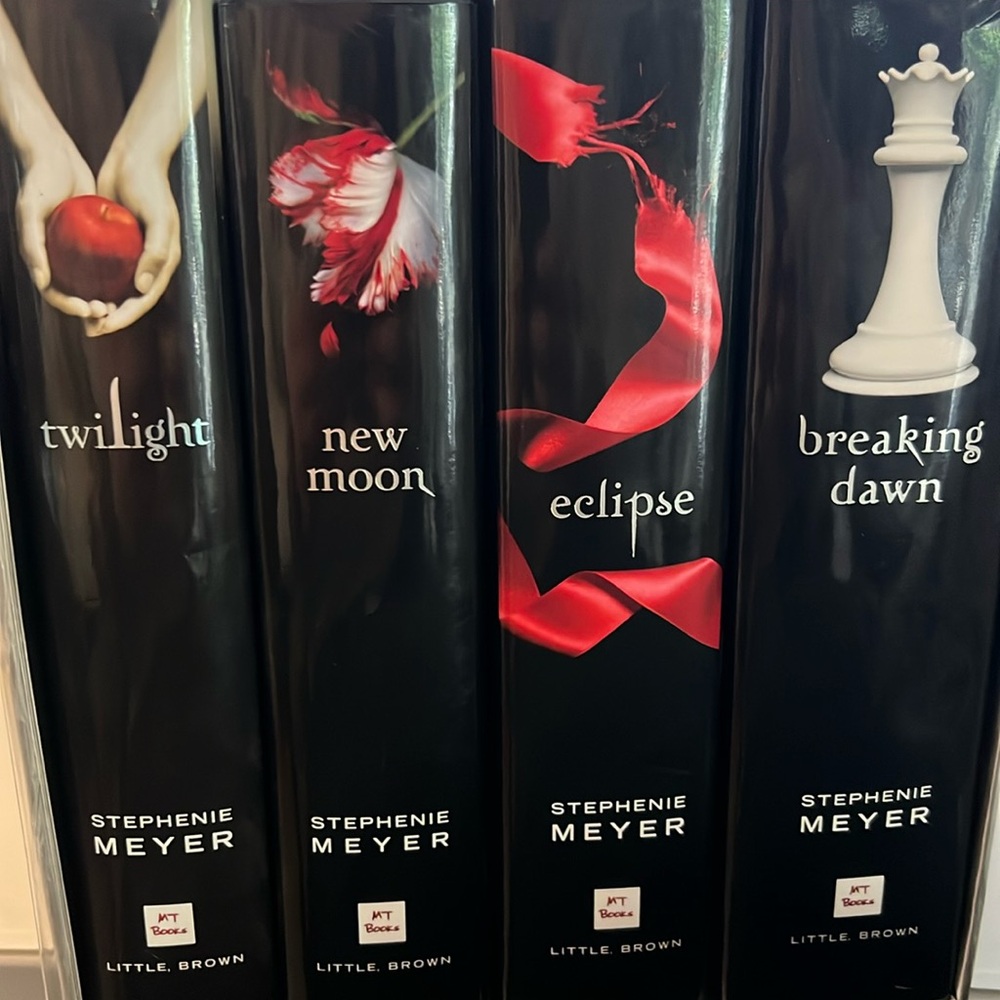 EUC Twilight Saga Complete Book Set